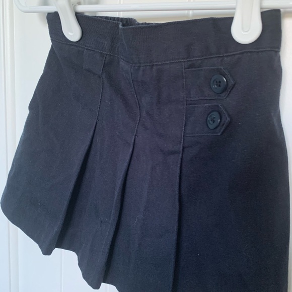 Navy pleated skort - Picture 2 of 3